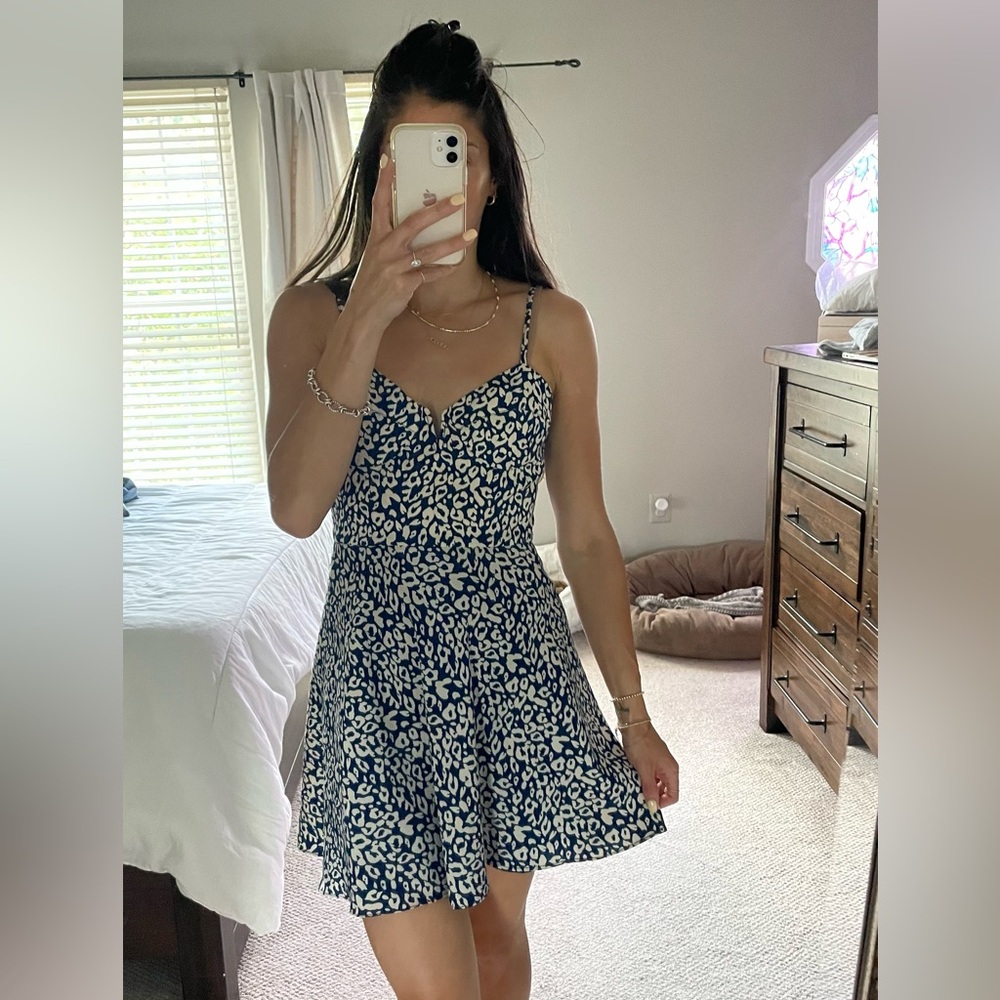 New Never Worn! V wire animal print cami dress